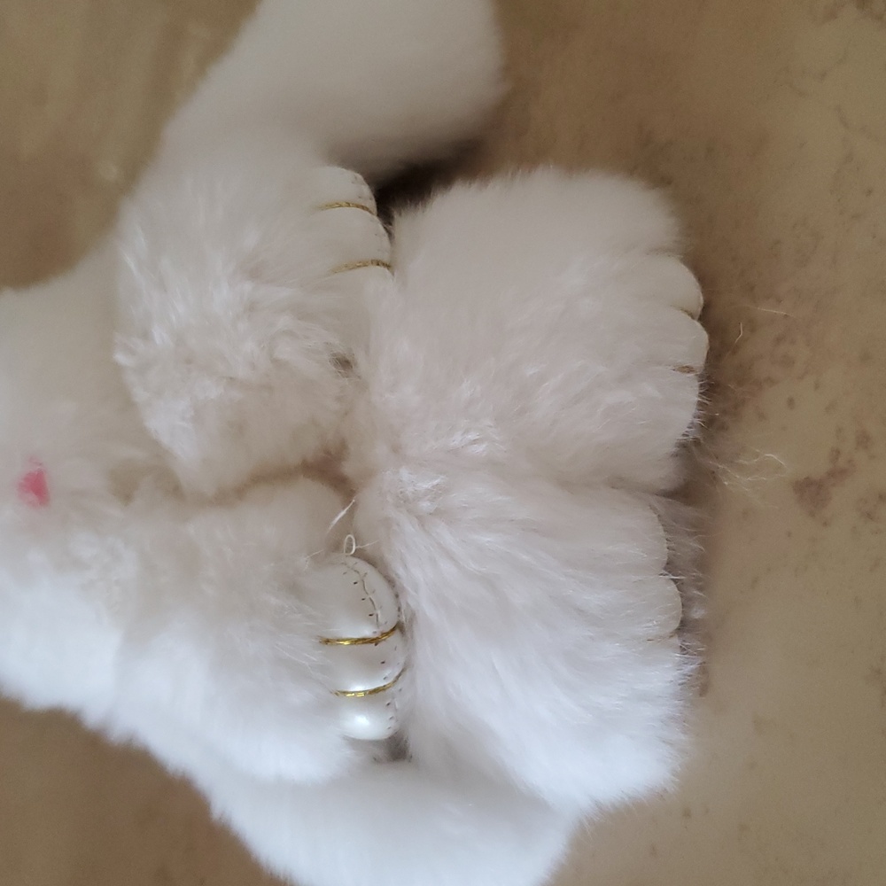 White Rabbit Fur Keychain nwot - Picture 4 of 7